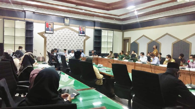Bahas Kelangkaan BBM dengan DPRA, Kepala ESDM Aceh Jelaskan Upaya Untuk Mengatasinya