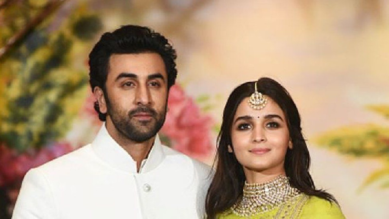 Pasangan Bollywood Ranbir Kapoor dan Alia Bhatt Menikah