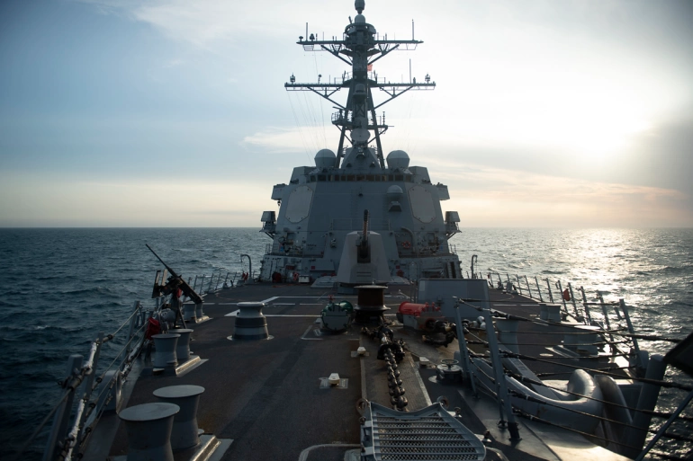 China Marah Saat AS Kirim Kapal Perang Melalui Selat Taiwan