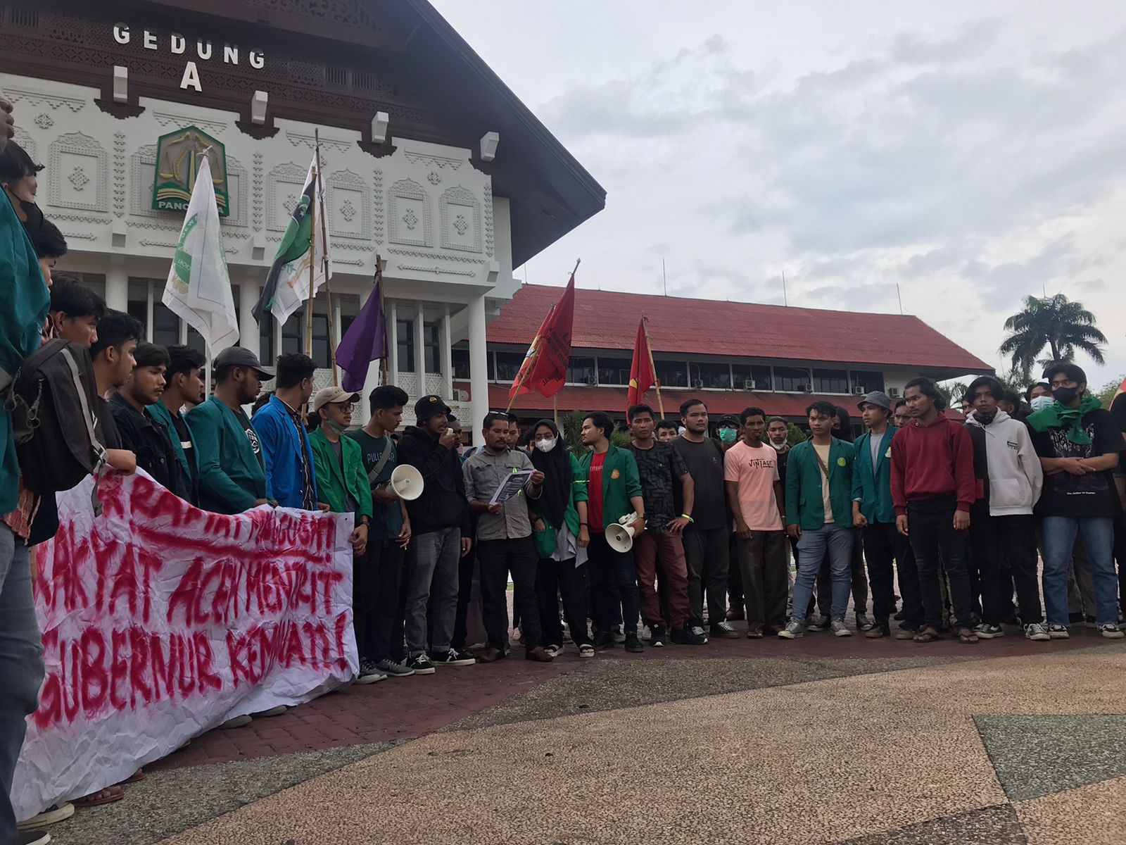 Kembali Unjuk Rasa, Petisi Harus Ditandatangani Oleh Gubernur Aceh Tanpa Perwakilan