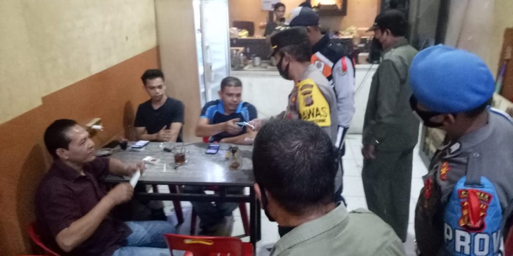 Polisi Imbau Pengunjung Cafe Patuhi Prokes di Lhokseumawe