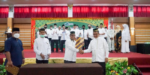 Lantik Pengurus KAMABA, Gubernur Nova Harap Masyarakat Aceh di Bandung Bangun Tanah Rencong