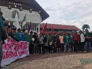 Kembali Unjuk Rasa, Petisi Harus Ditandatangani Oleh Gubernur Aceh Tanpa Perwakilan