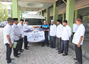 Tingkatkan Pelayanan Haji dan Umrah, Kemenag Aceh Terima Hibah 1 Mobil Operasional