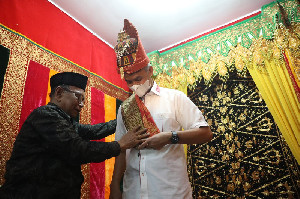 Gubernur Jawa Tengah Dianugerahi Gelar "Tengku" Ganjar Pranowo