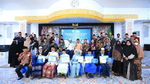Wali Kota Banda Aceh Berikan Hadiah Bagi Santri Program Tahfiz Angkatan III