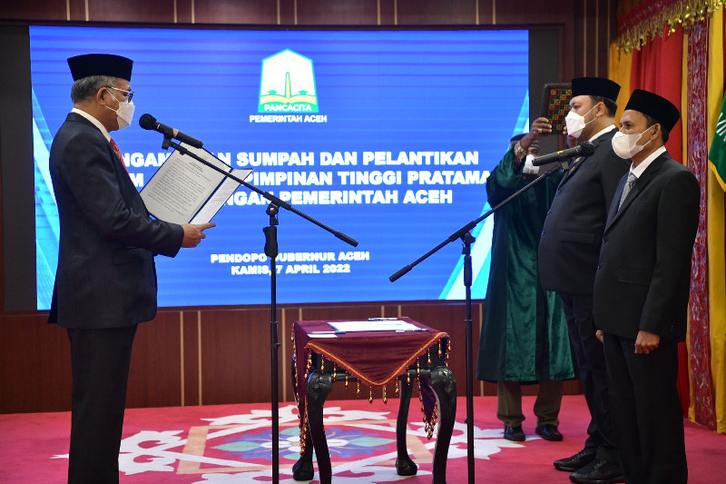 Gubernur Lantik T Aznal Sebagai Kepala Biro PBJ Aceh