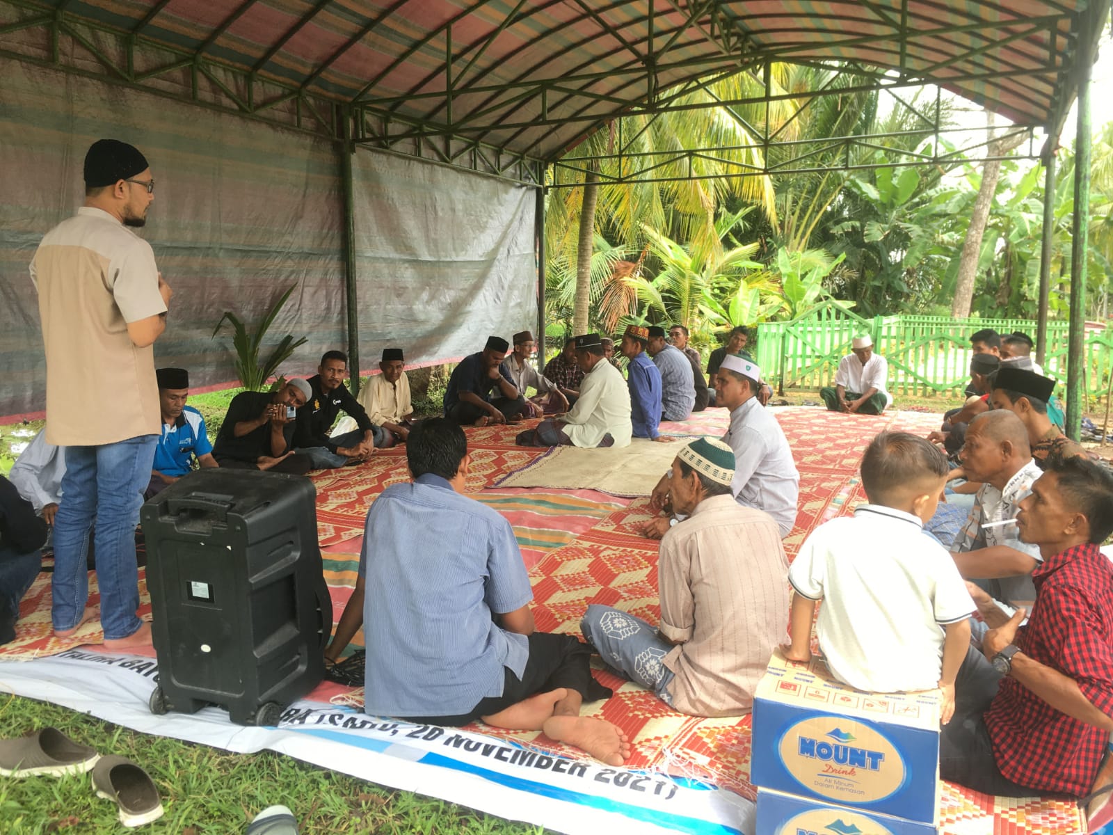 CISAH dan Masyarakat Gampong Syamtalira Bayu Lakukan Doa Bersama di Makam Mu'allim Barjan