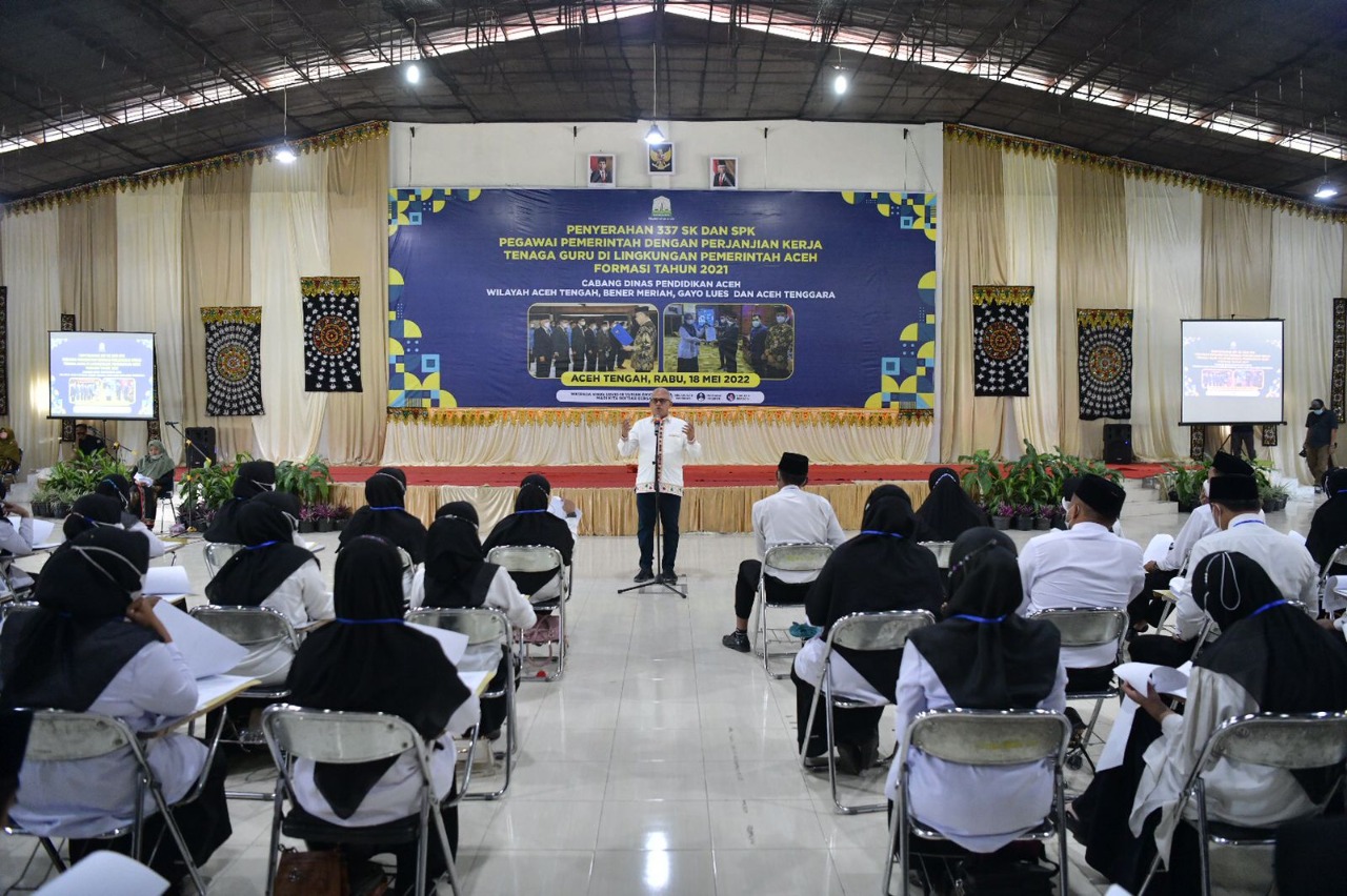 Sekda Serahkan SK P3K untuk 337 Guru SMA/SMK/SLB di Aceh Tengah