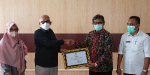 Pemerintah Aceh Berikan Penghargaan kepada Balitbangkes, Jadi Lab Pemeriksa Covid-19 Pertama