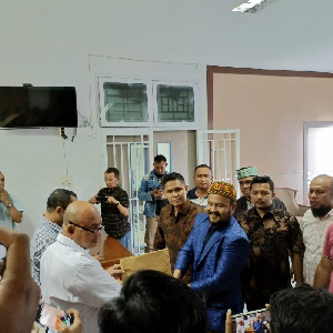 Ketua DPRK Abes, Iskandar Ali Resmi Mendaftar Bakal Calon Ketua Kadin Aceh