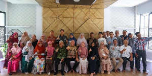 Halal Bihalal dengan Sekda Aceh, Perkuat Silaturahmi Sesama Alumni Madrasah Diniyah Darussalam