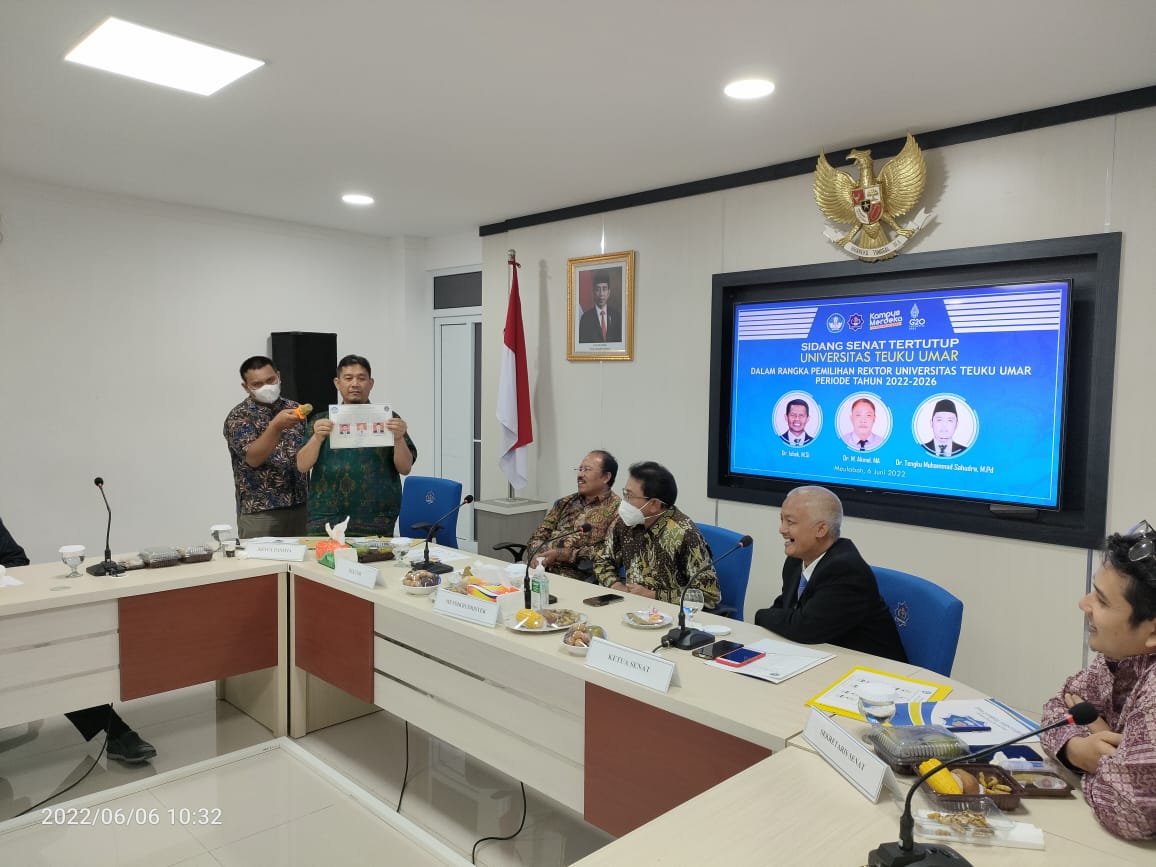 Ishak Hasan Terpilih sebagai Rektor UTU Periode 2022 - 2026