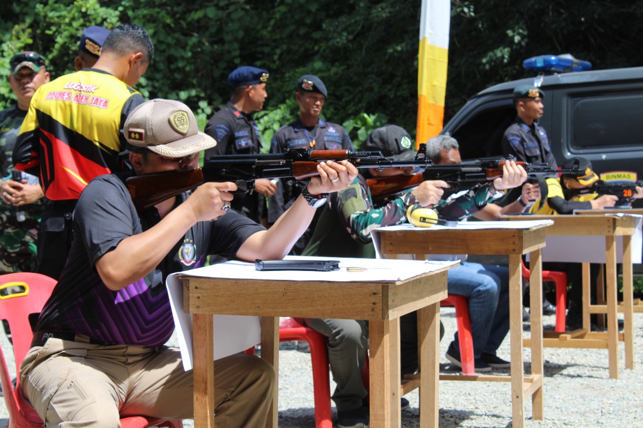 Meriahkan Hari Bhayangkara, Polres Aceh Jaya Gelar Lomba Menembak