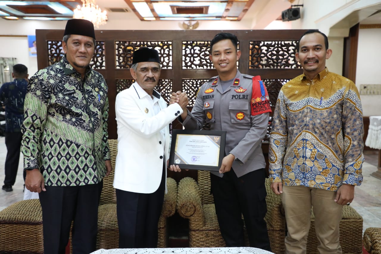 Prakarsai Balai Duek Pakat Presisi, Kapolsek Dewantara Terima Penghargaan dari Bupati Aceh Utara
