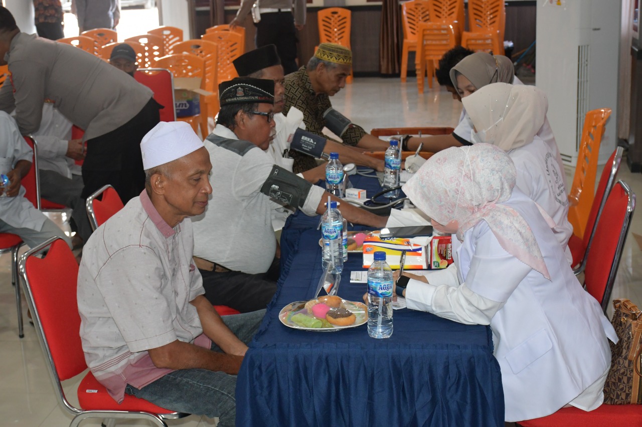 Hari Bhayangkara Ke-76, Polres Aceh Timur Gelar Pengobatan Gratis