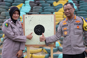 Gelar Latihan Menembak, Polresta Banda Aceh Libatkan Awak Media