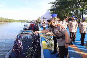 Wakapolda Aceh Pimpin Upacara Tabur Bunga: Momen Terbaik Mendoakan Arwah Pahlawan