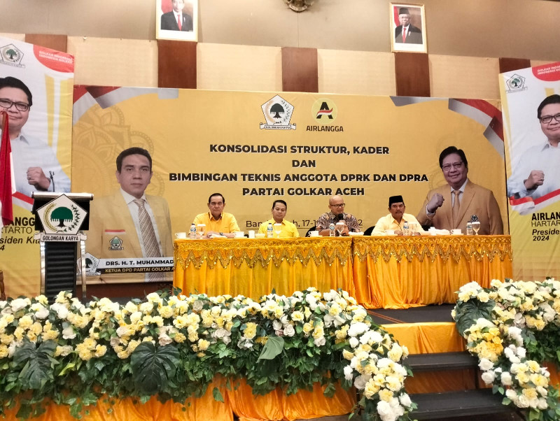 Gelar Bimtek, Dr Syukriy Jelaskan Teknis Penyusunan APBD Bagi Kader Golkar Aceh