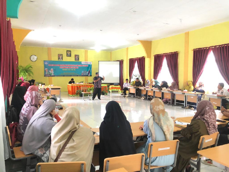 Pendiri RUMAN Aceh Berbagi Pengalaman dengan Pegiat Literasi Aceh Tengah