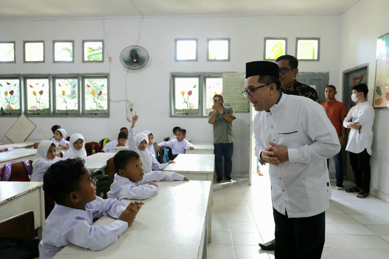 Tinjau Sekolah, Ini Pesan Pj Wali Kota Banda Aceh