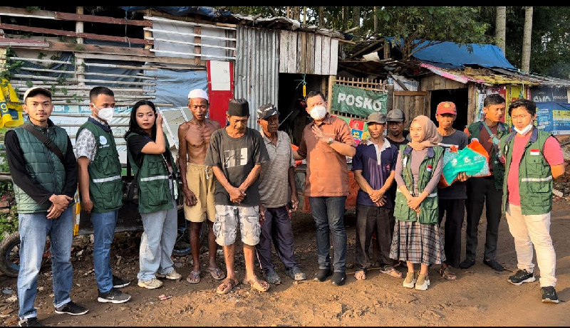 SBI dan Serikat Pekerja BNI Bagikan Sembako di Cianjur