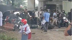 INNALILLAHI Kecelakaan Maut di Cibubur, Puluhan Korban Tergeletak di Jalan
