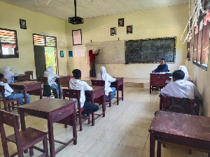 Kelas Jauh di Pelosok Aceh Selatan Memulai Bersekolah