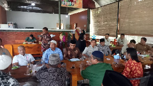 Polemik HGU PT Bumi Flora dan DKS di Aceh Timur, Haji Uma Temui Masyarakat