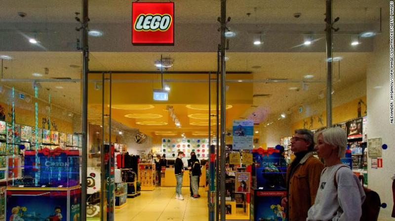 Lego Menutup Bisnis di Rusia