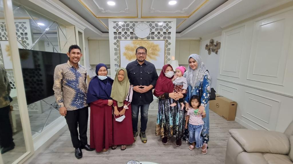 Usai Fasilitasi Pengobatan, Teuku Riefky Harsya Pulangkan Dua Bocah Penderita Bocor Jantung ke Aceh
