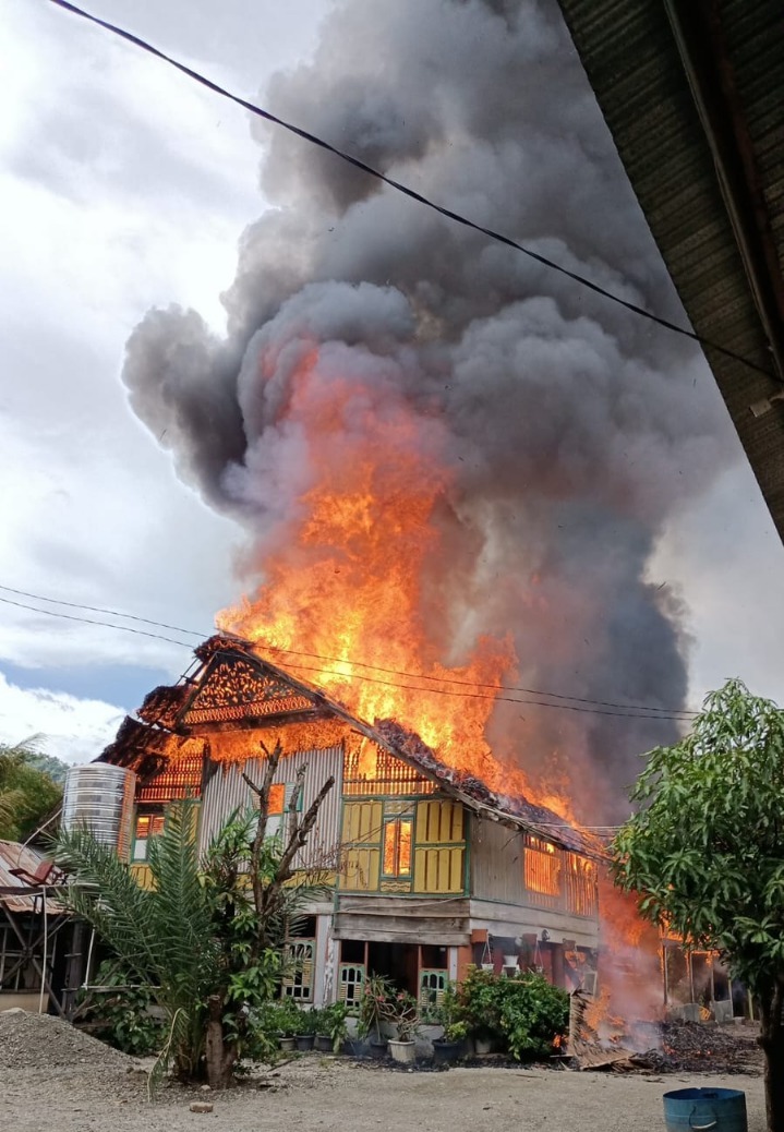 Rumah Pimpinan Dayah di Lueng Bata Hangus Terbakar