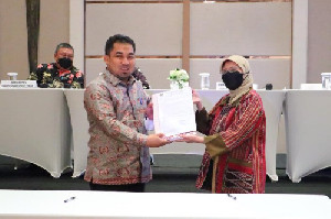 Dokumen Persetujuan RDTR KIA Ladong Diserahkan, Ini Harapan Pj Bupati Aceh Besar