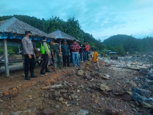 Ombak Laut Yang Tinggi, Evakuasi Jenazah Mengapung di Lhoknga Terhambat