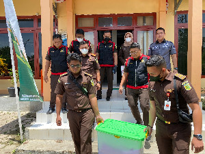 Terkait Korupsi Pengadaan Lahan TPA Lhok Batee, Kejari Sabang Geledah Kantor DLHK Kota Sabang