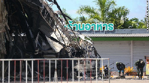 Beberapa Serangan bom dan Pembakaran Guncang Thailand Selatan