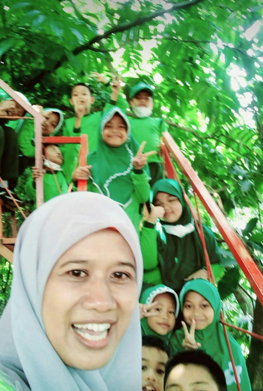 Siswa MI Tarbiyatul Mushlihin Diajak Belajar ke Rindu Pohon Jakarta Selatan