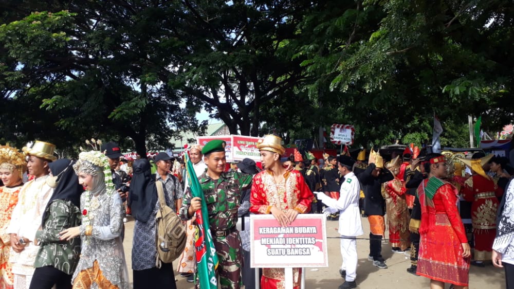 HUT RI Ke 77, Ribuan Pelajar Meriahkan Pawai Karnaval di Banda Aceh