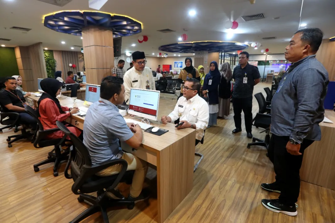 Bakri Siddiq Sidak MPP Pasar Baru Aceh: Pelayanan Harus Lebih Cepat