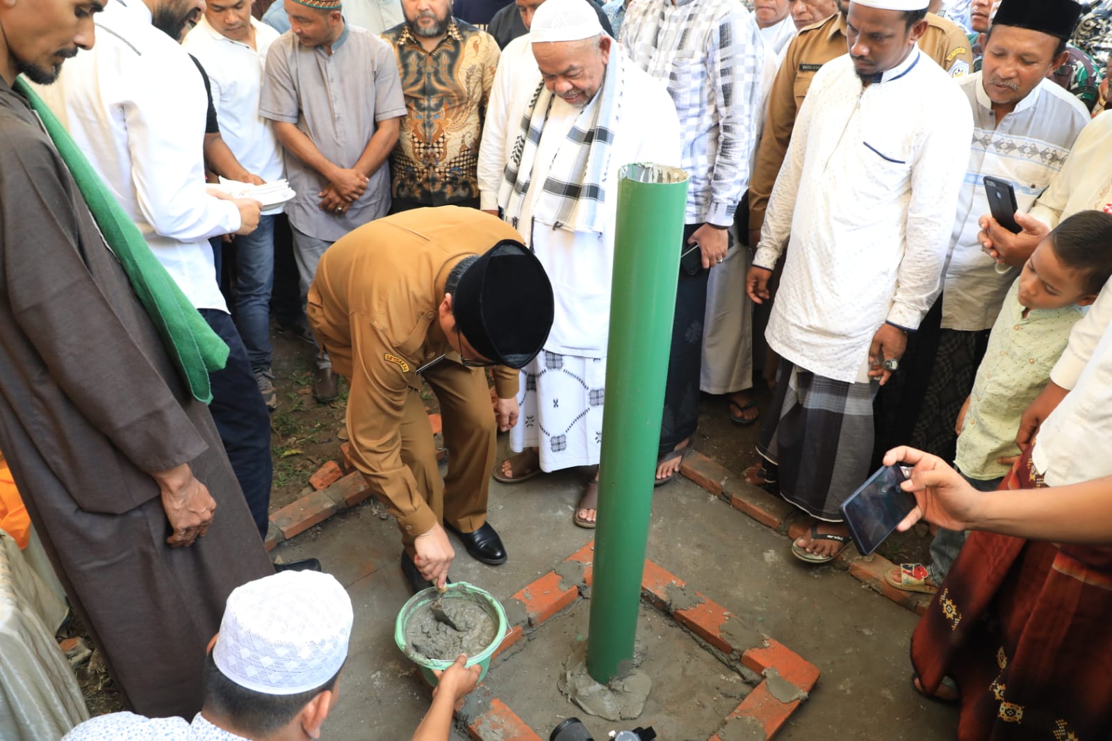 PJ Bupati Aceh Utara Hadiri Peletakan Batu pertama Masjid Meurah Silu