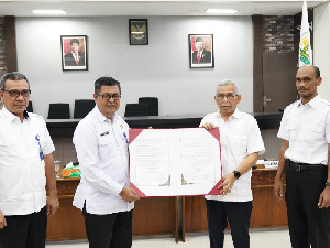145 Berkas Dokumen DPR Aceh Diserahkan ke Dinas Arsip