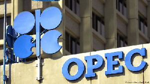 Jelang Pertemuan OPEC, Harga Minyak Dunia Naik 1% Lebih