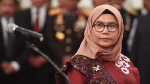 Jokowi Diminta Untuk Segera Kirim Nama Pimpinan KPK Pengganti Lili Pintauli