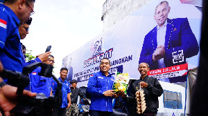 HUT Ke-21, Demokrat Aceh Bagi Sembako dan Santuni Anak Yatim
