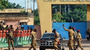 Tembakan Keras di Burkina Faso, Tentara Bersenjata Bersiaga di Jalanan