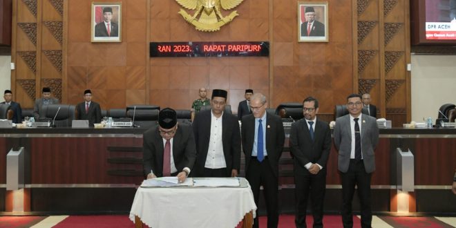 Pemerintah Aceh - DPRA Tandatangani Nota Kesepakatan Perubahan KUA-PPAS 2022