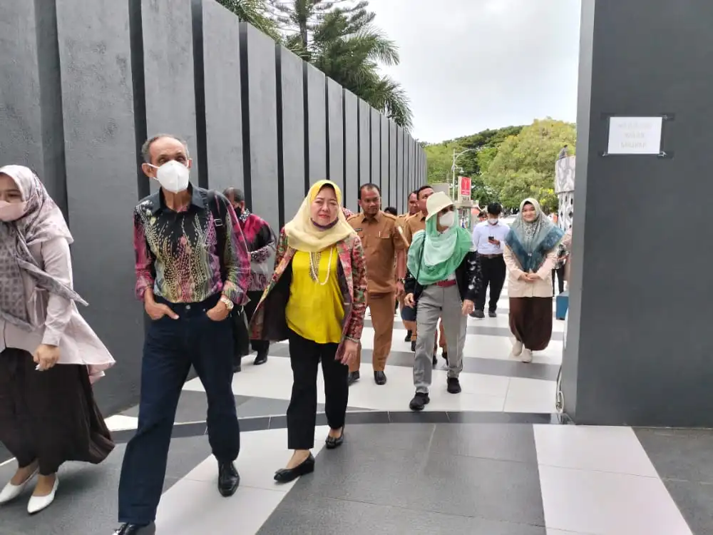 Direktur AirAsia Kagum Dengan Museum Tsunami Aceh
