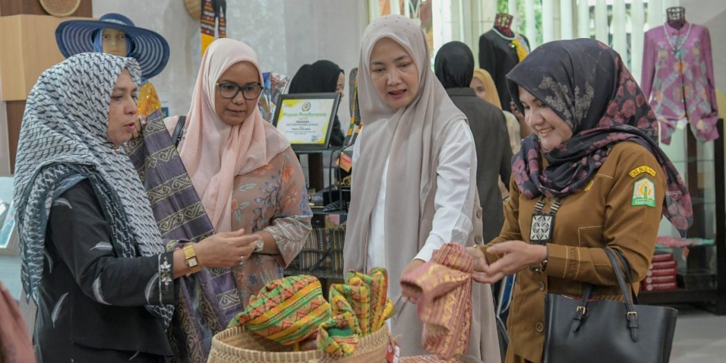 Ayu Marzuki Berkunjung ke Sekretariat Dekranasda Aceh