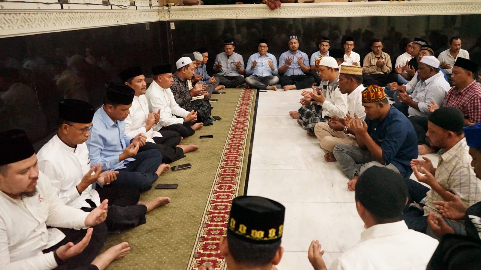 Bersama Rombongan Demokrat Aceh, Muslim dan Istri Takziah Ke Kediaman Abu Tumin