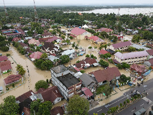 Banjir lagi, Apakah Kita Manusia Pecundang?